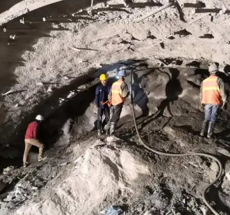 普洱拱顶带模注浆料的施工流程及注意事项